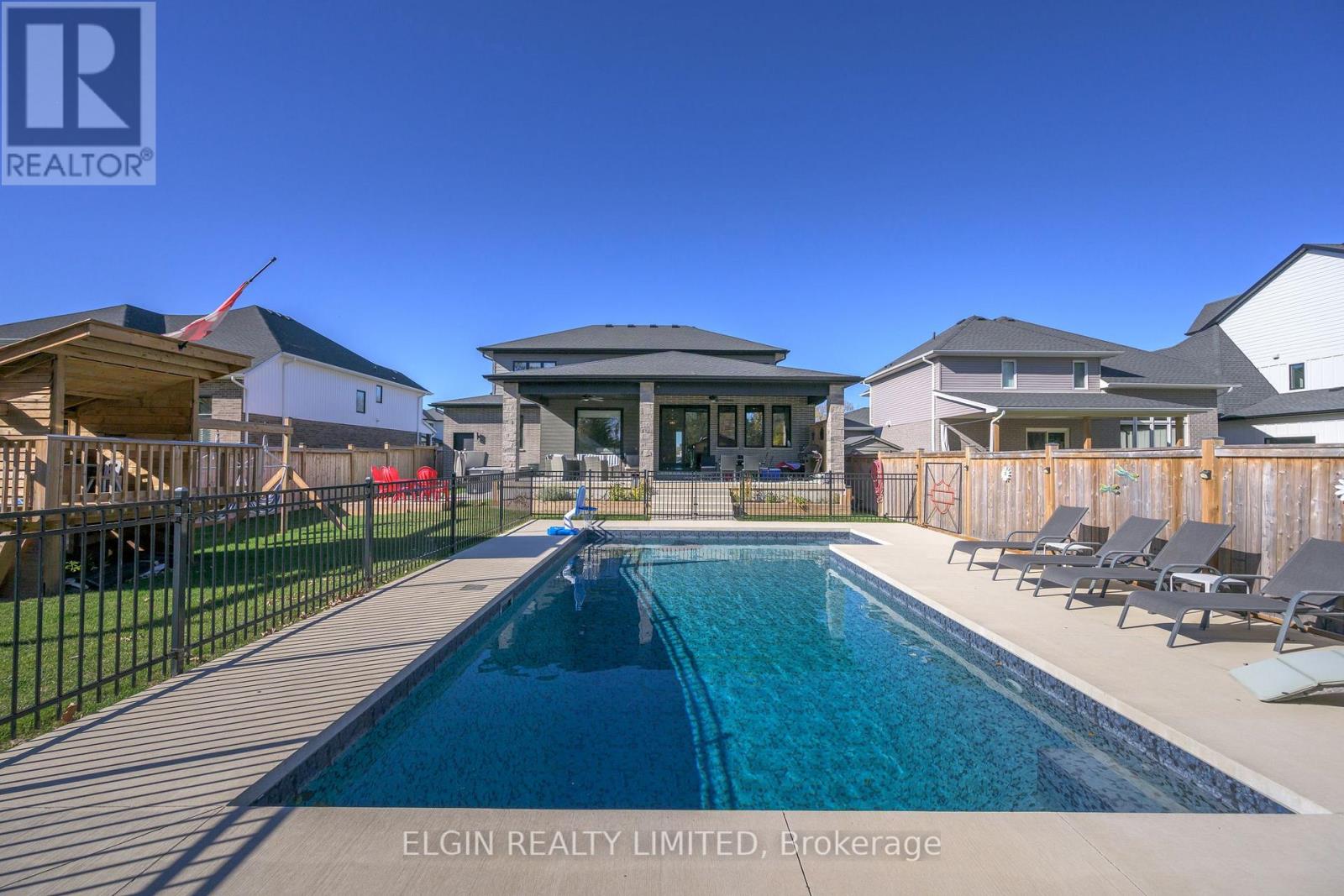 107 Optimist Drive, Southwold, Ontario  N5P 0G2 - Photo 37 - X12815444