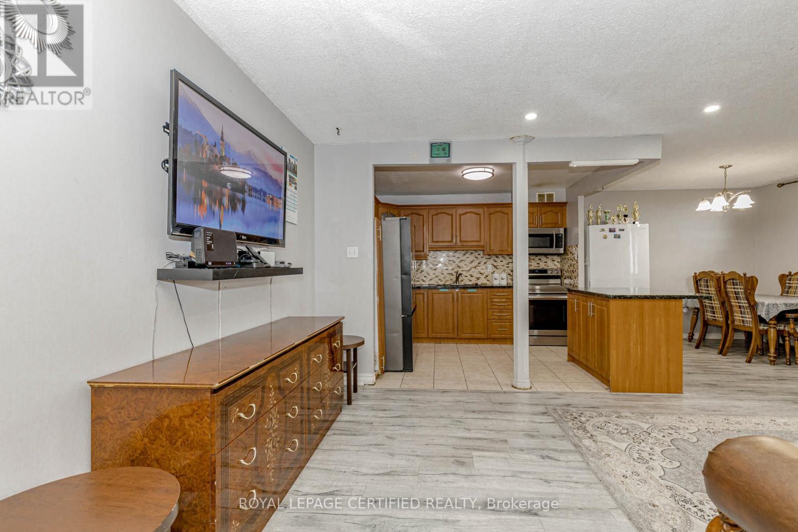 502 - 3577 Derry Road E, Mississauga, Ontario  L4T 1B3 - Photo 11 - W12818674