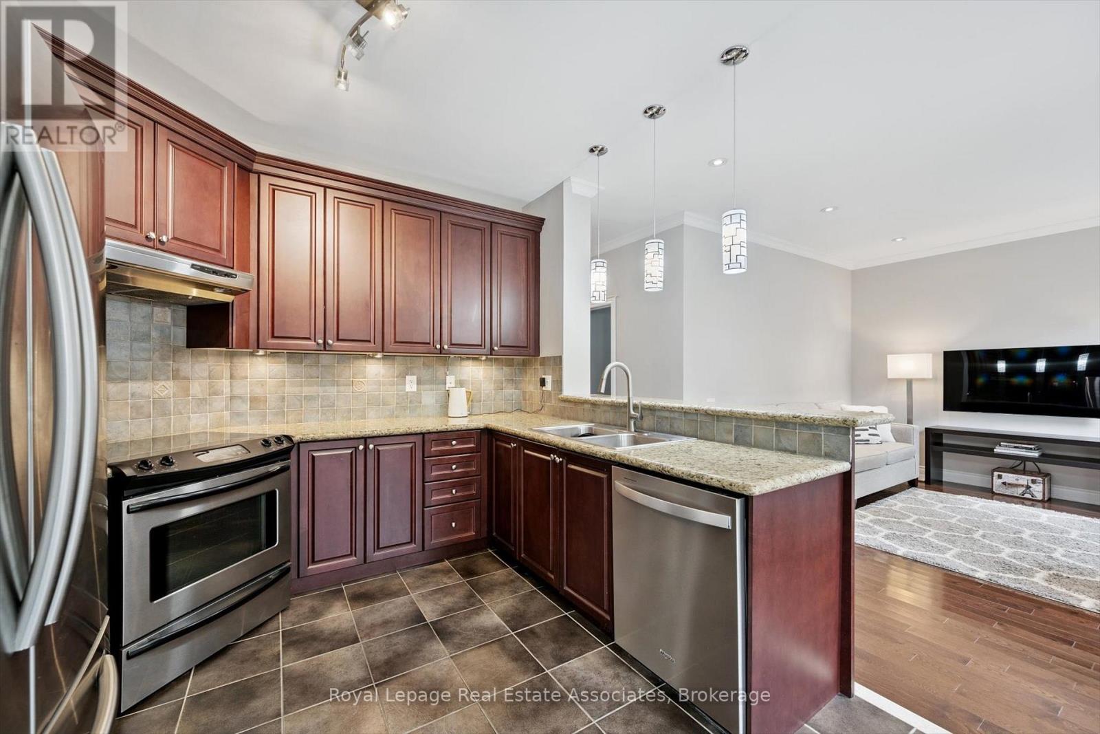 3335 Whilabout Terrace, Oakville, Ontario  L6L 0A8 - Photo 10 - W12818694