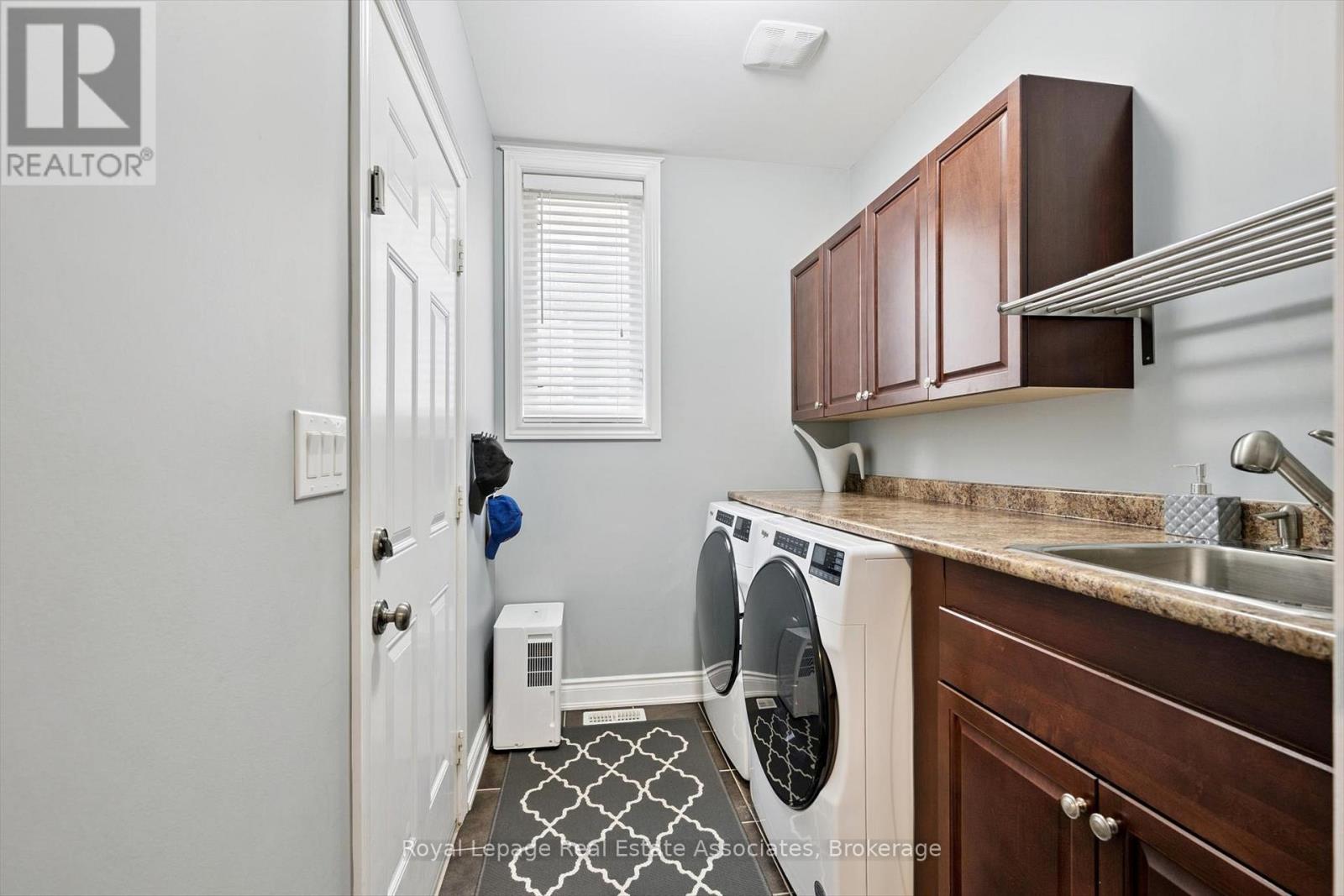 3335 Whilabout Terrace, Oakville, Ontario  L6L 0A8 - Photo 17 - W12818694