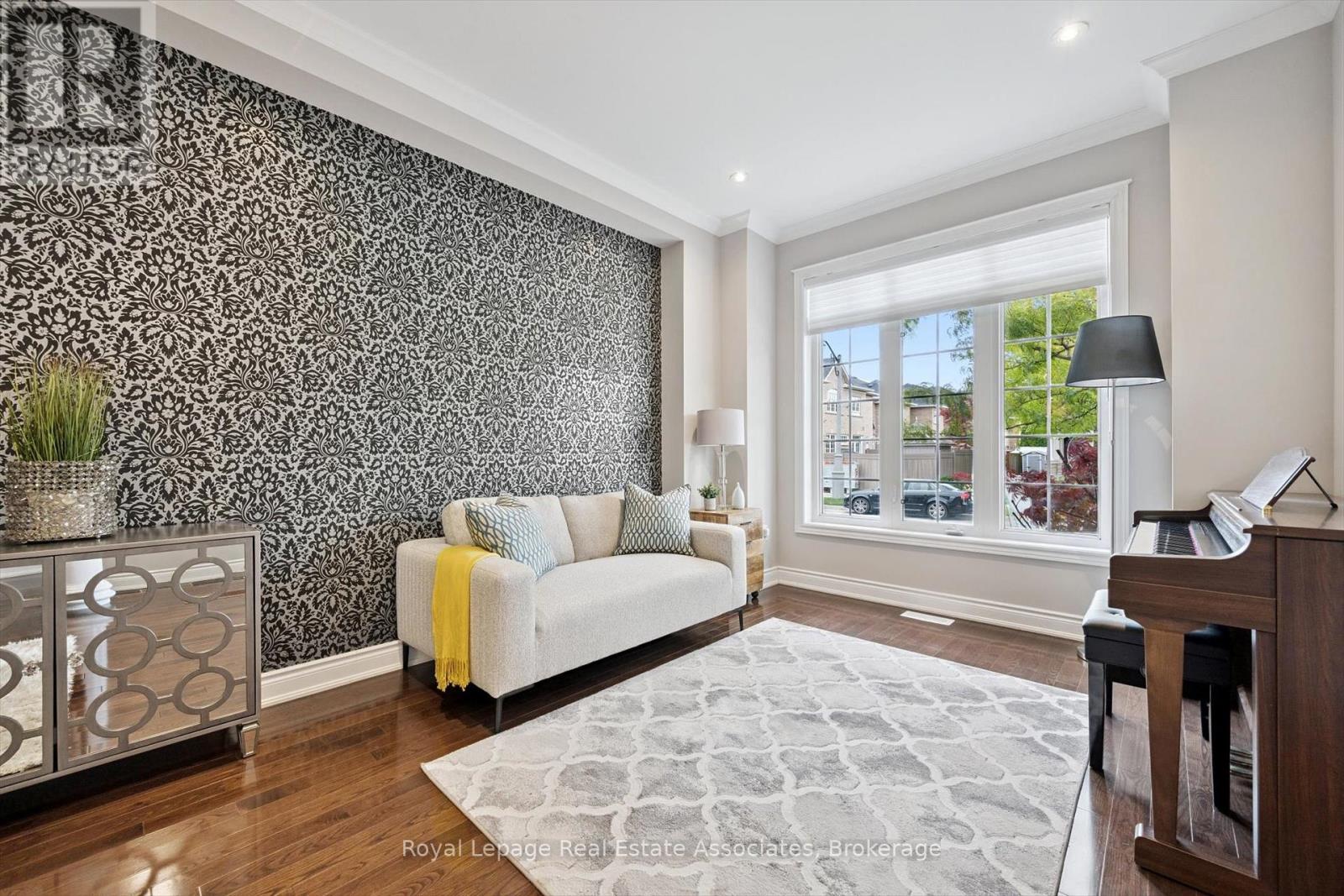 3335 Whilabout Terrace, Oakville, Ontario  L6L 0A8 - Photo 4 - W12818694