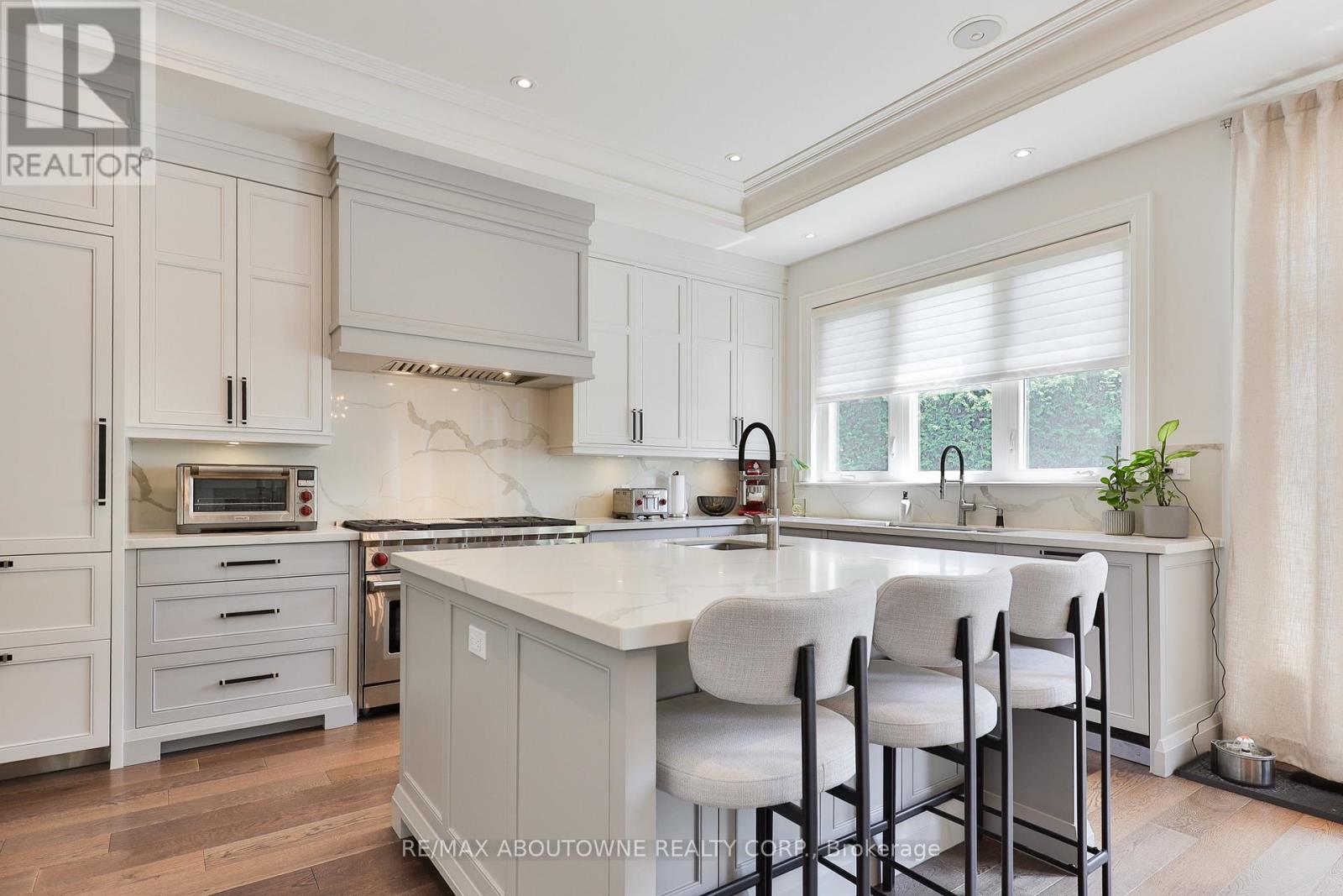 408 Saville Crescent, Oakville, Ontario  L6L 3T8 - Photo 14 - W12818700