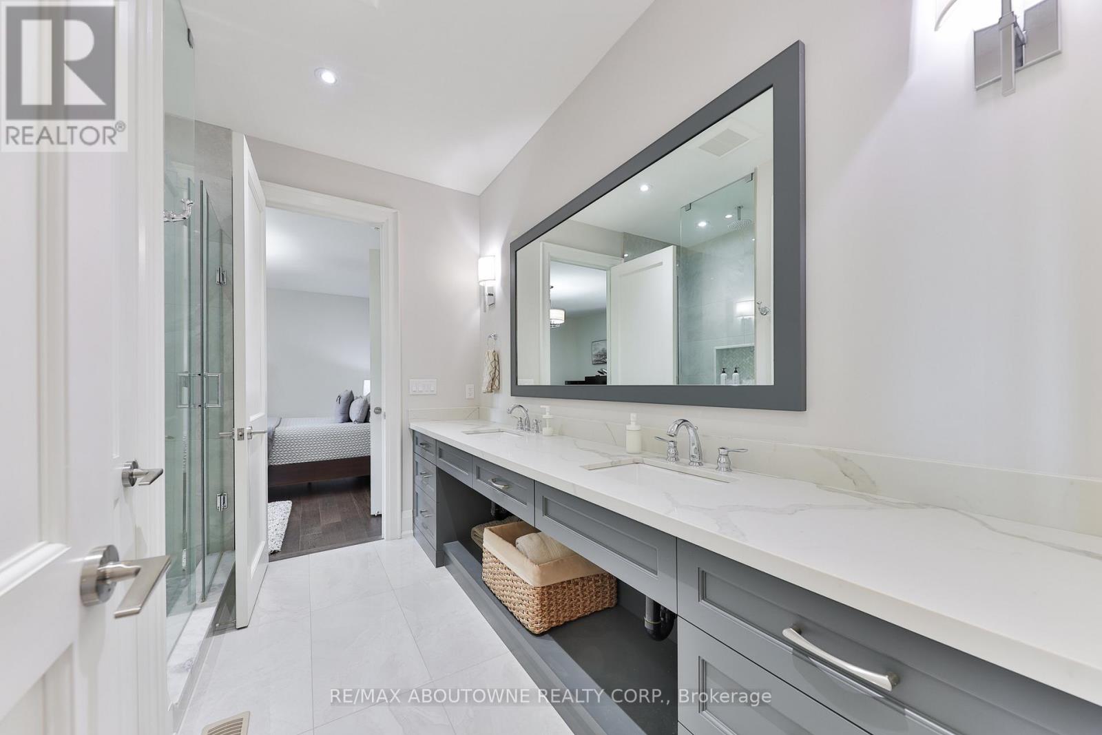 408 Saville Crescent, Oakville, Ontario  L6L 3T8 - Photo 34 - W12818700