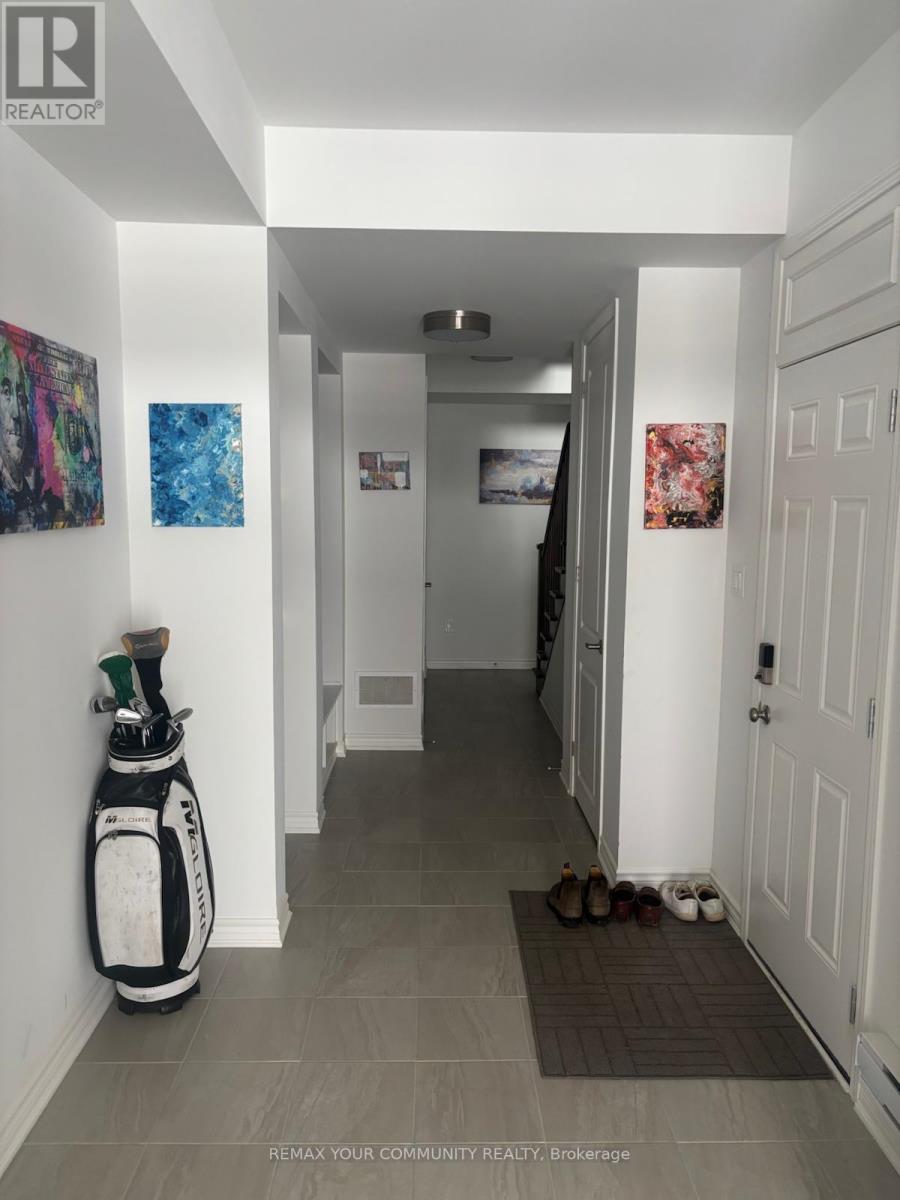 5219 Bench Row, Mississauga, Ontario  L5M 2S8 - Photo 5 - W12818704