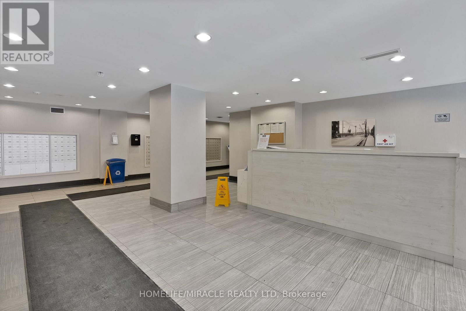 401 - 1420 Dupont Street, Toronto, Ontario  M6H 0C2 - Photo 16 - W12818714