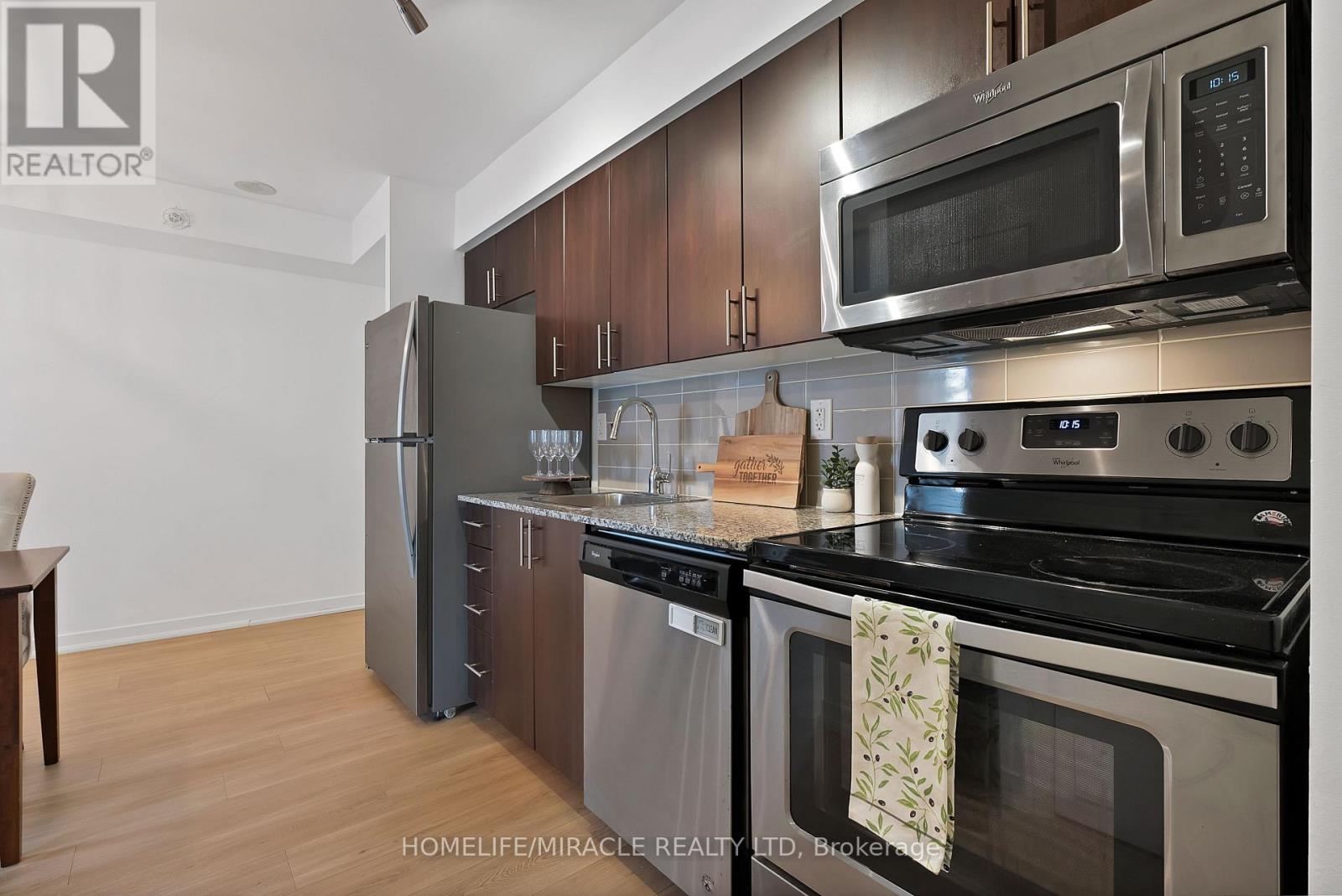 401 - 1420 Dupont Street, Toronto, Ontario  M6H 0C2 - Photo 6 - W12818714