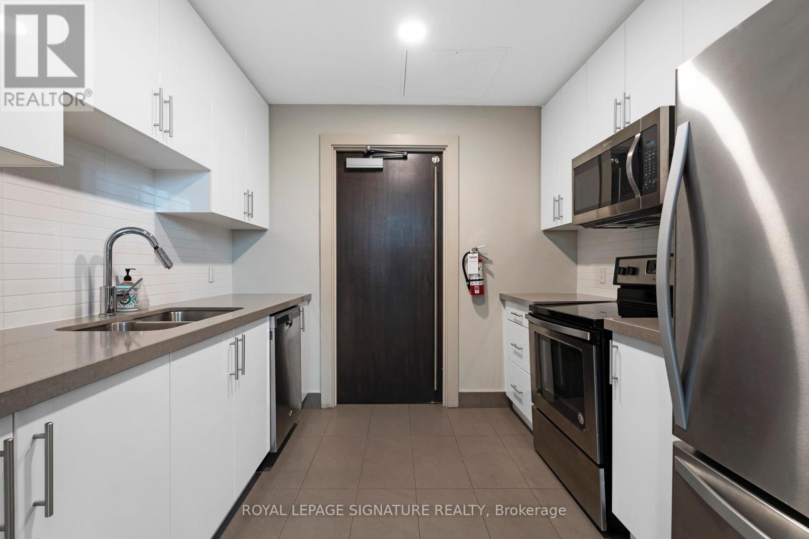 4203 - 3975 Grand Park Drive, Mississauga, Ontario  L5B 0K4 - Photo 39 - W12818726