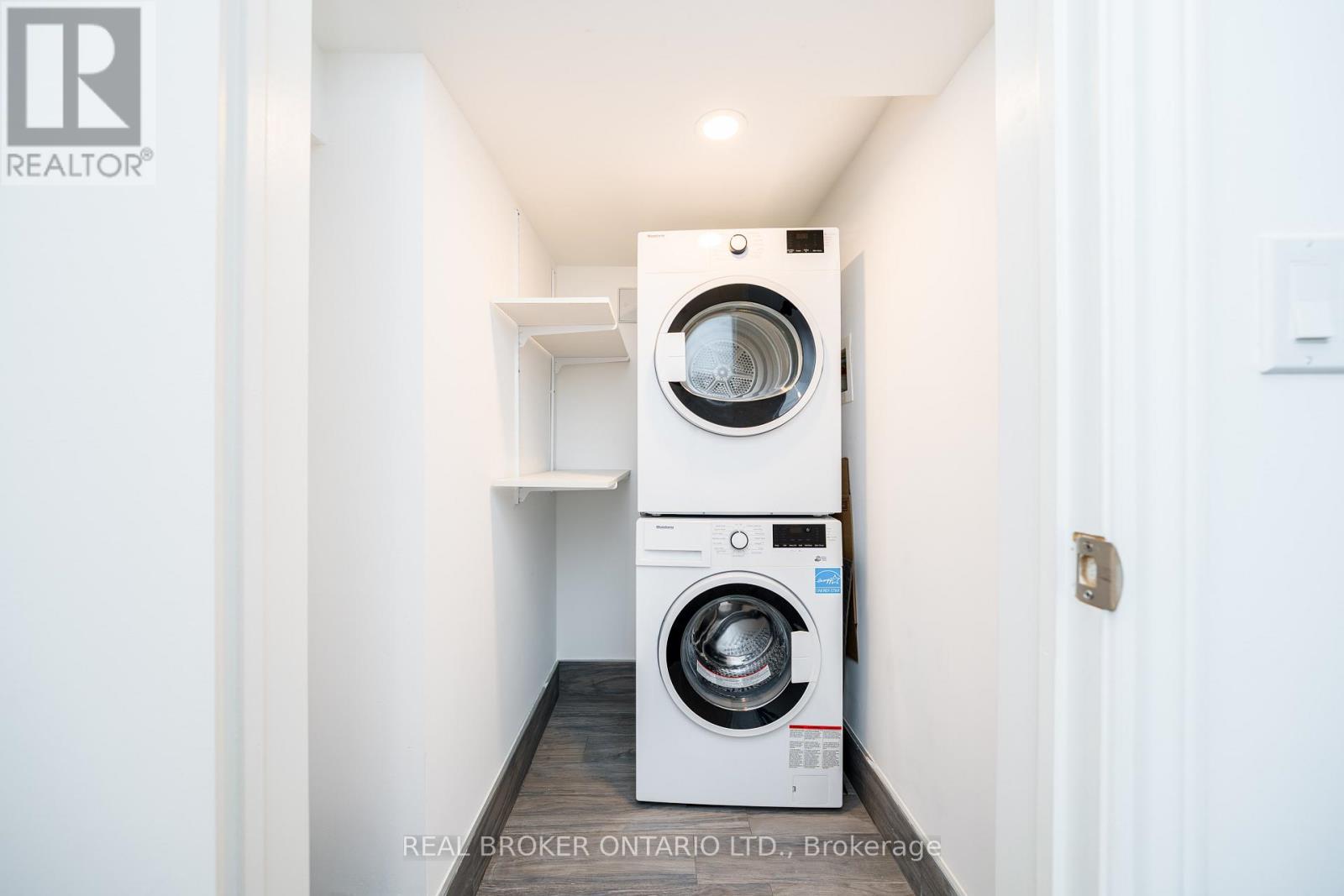 8 Springhurst Avenue, Toronto, Ontario  M6K 1A9 - Photo 15 - W12818738