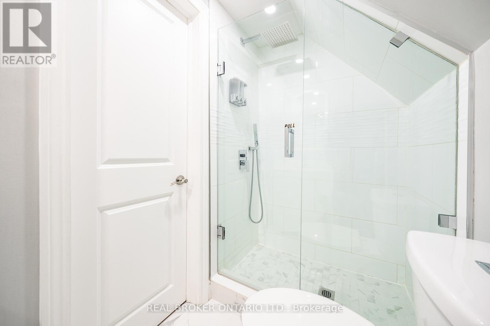 8 Springhurst Avenue, Toronto, Ontario  M6K 1A9 - Photo 29 - W12818738