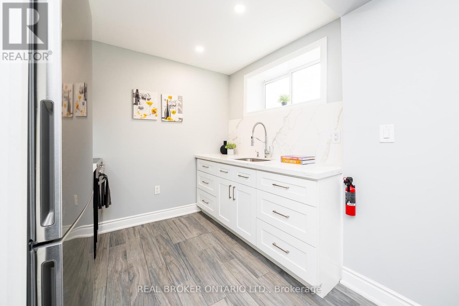 8 Springhurst Avenue, Toronto, Ontario  M6K 1A9 - Photo 30 - W12818738