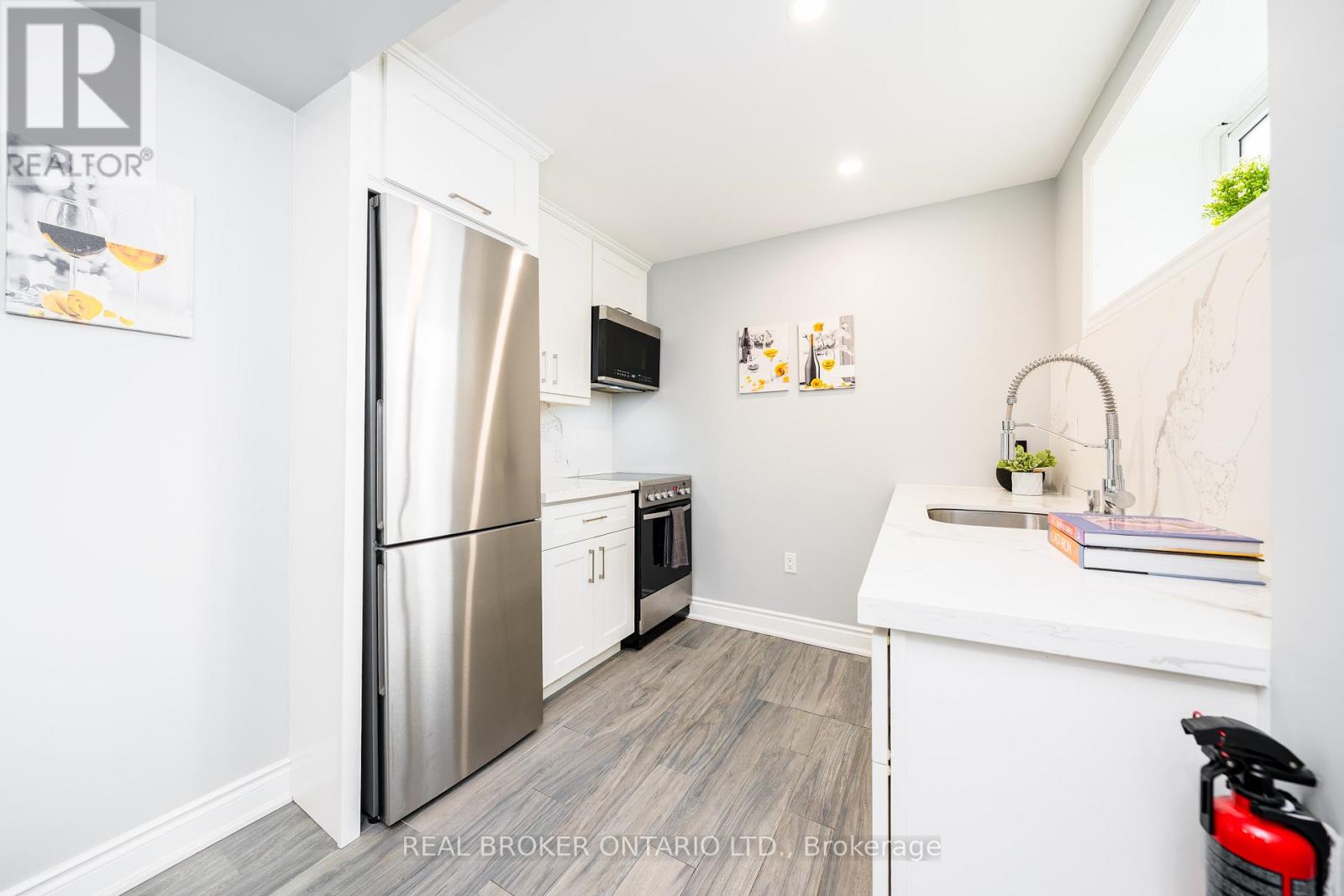 8 Springhurst Avenue, Toronto, Ontario  M6K 1A9 - Photo 31 - W12818738