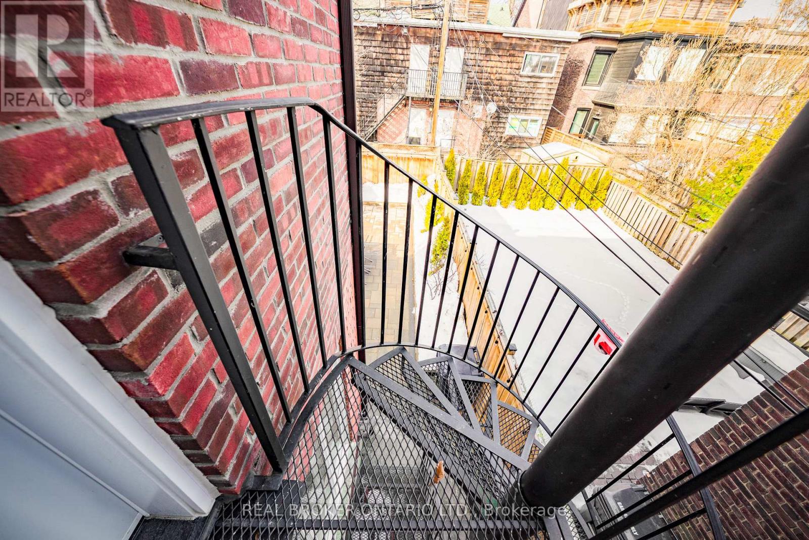 8 Springhurst Avenue, Toronto (South Parkdale), Ontario  M6K 1A9 - Photo 47 - W12818738