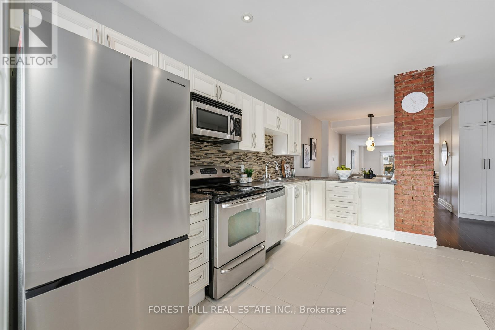 623 Harvie Avenue, Toronto, Ontario  M6E 4M4 - Photo 25 - W12818748