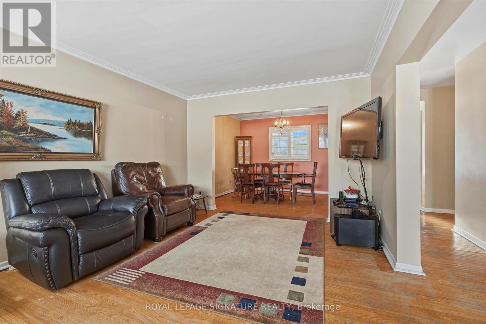 1389 Tyneburn Crescent, Mississauga, Ontario  L4X 1P6 - Photo 8 - W12818750