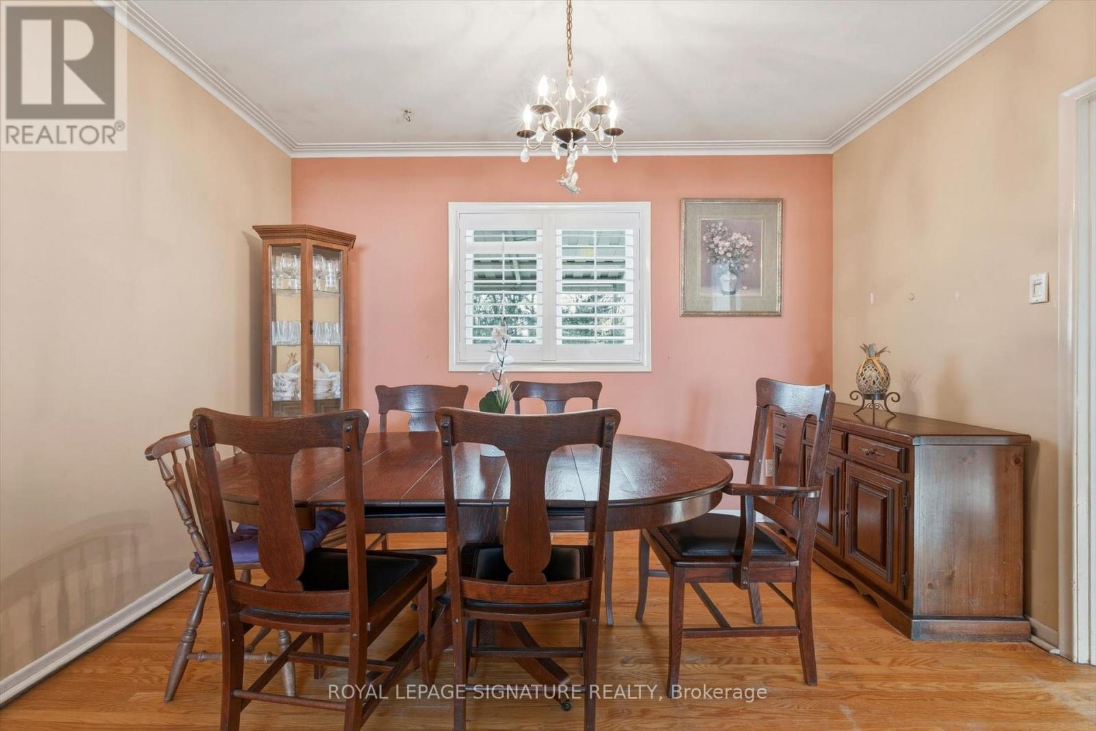 1389 Tyneburn Crescent, Mississauga, Ontario  L4X 1P6 - Photo 9 - W12818750