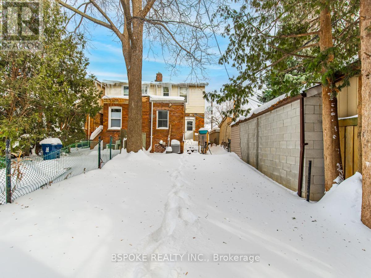 Main Floor - 142 Silverthorn Avenue, Toronto, Ontario  M6N 3K3 - Photo 14 - W12818848