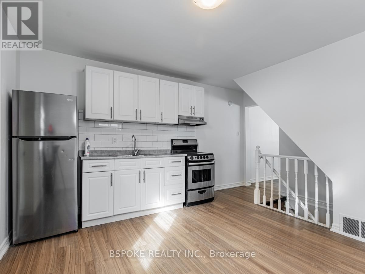 Main Floor - 142 Silverthorn Avenue, Toronto, Ontario  M6N 3K3 - Photo 2 - W12818848