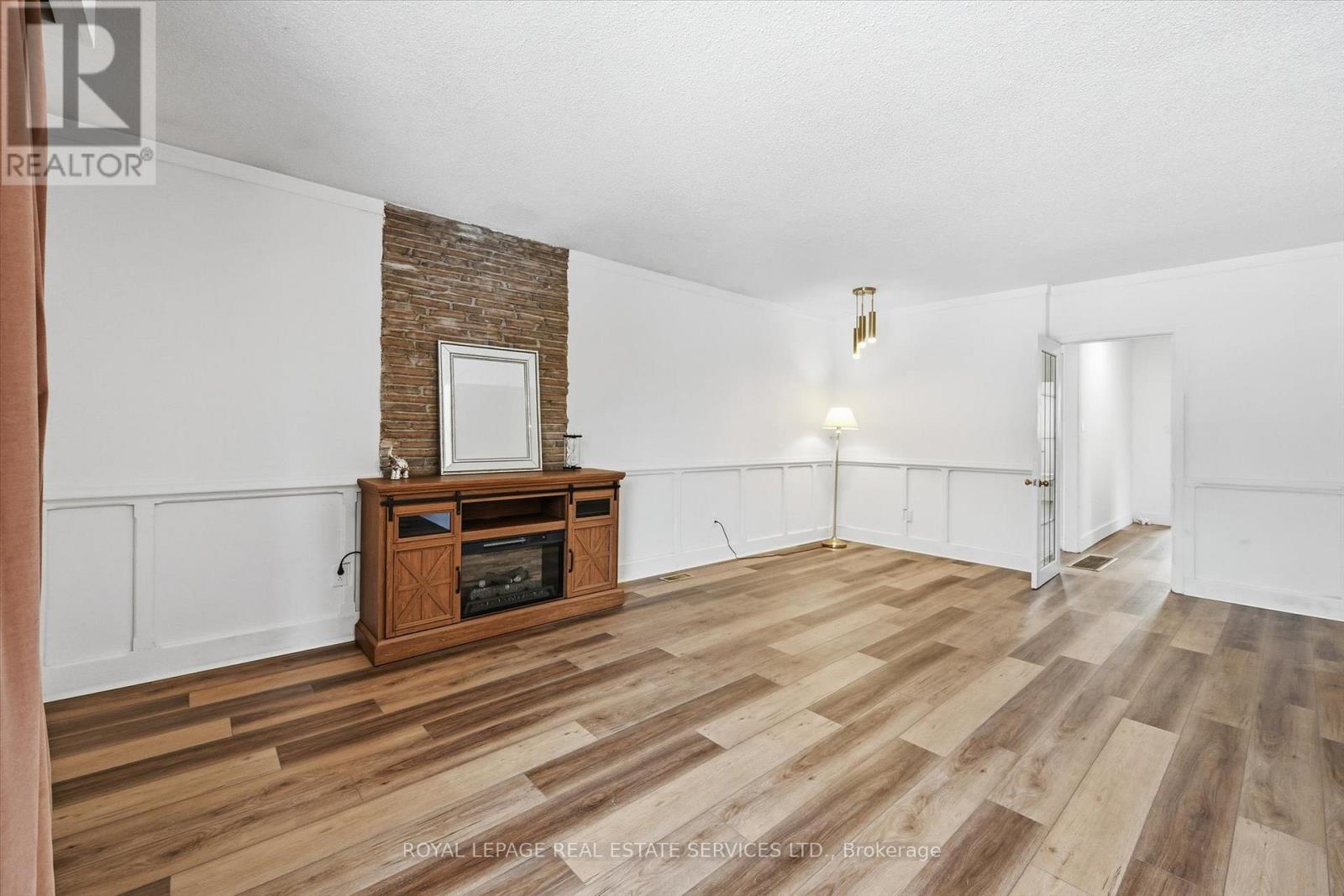 262 Glen Oak Drive, Oakville, Ontario  L6K 2J2 - Photo 10 - W12818862