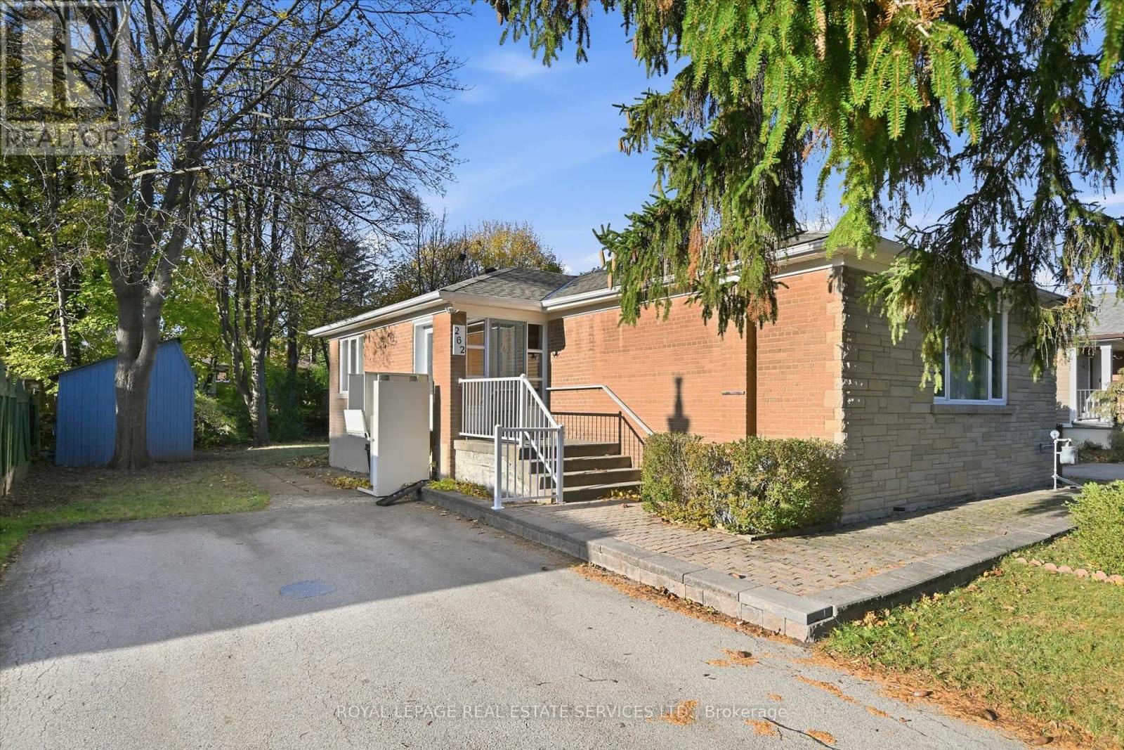 262 Glen Oak Drive, Oakville, Ontario  L6K 2J2 - Photo 4 - W12818862