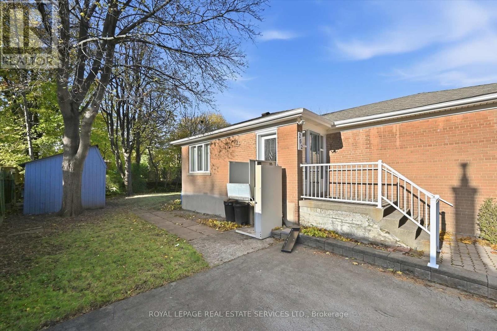 262 Glen Oak Drive, Oakville, Ontario  L6K 2J2 - Photo 5 - W12818862