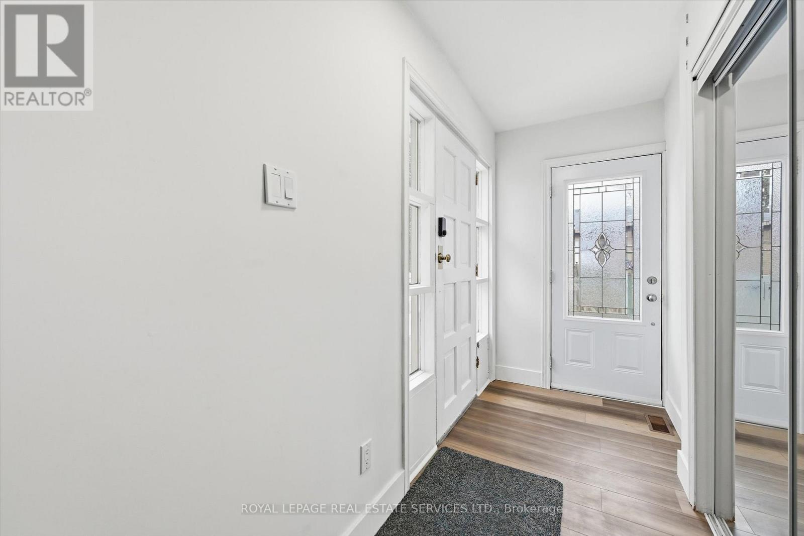 262 Glen Oak Drive, Oakville, Ontario  L6K 2J2 - Photo 7 - W12818862