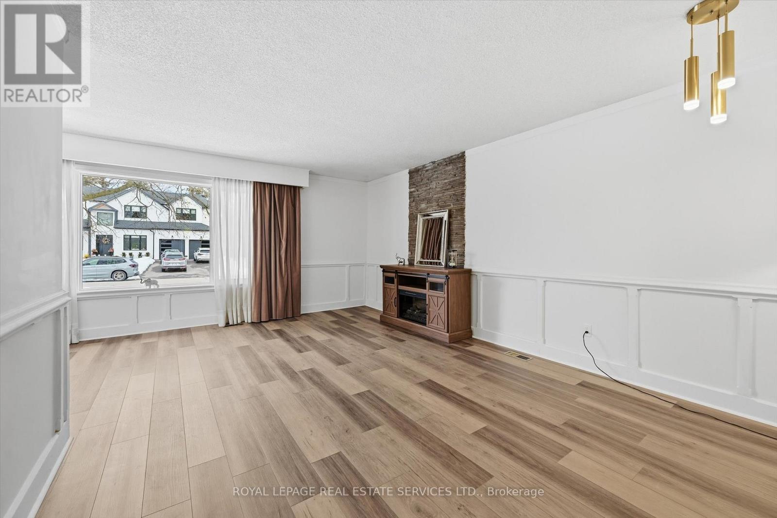 262 Glen Oak Drive, Oakville, Ontario  L6K 2J2 - Photo 8 - W12818862