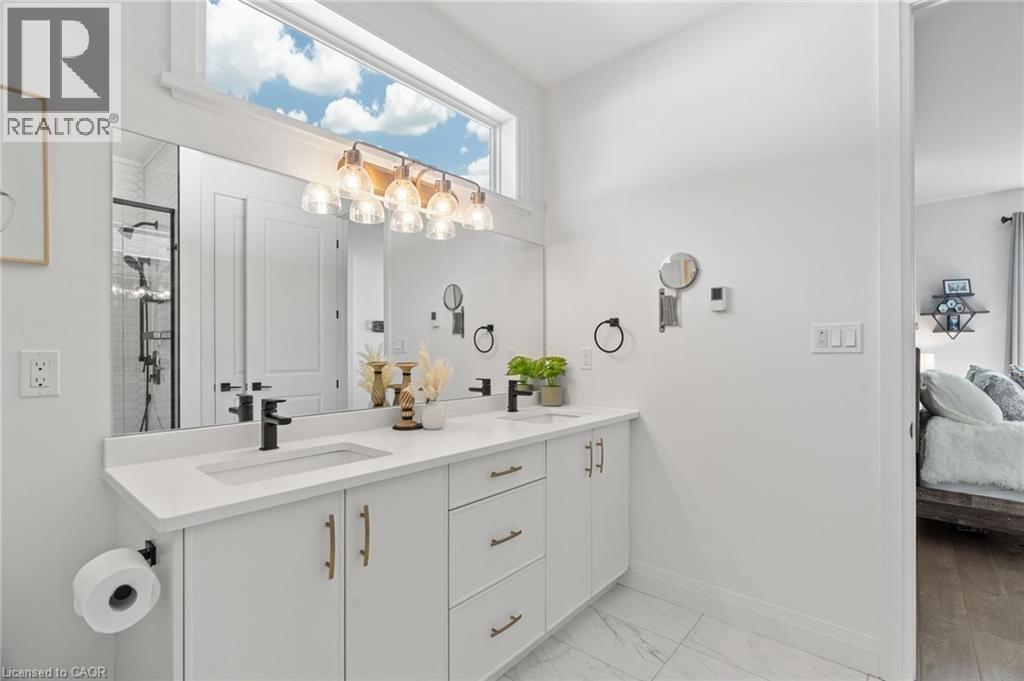 155 Mcleod Street, Parkhill, Ontario  N0M 2K0 - Photo 33 - 40737804