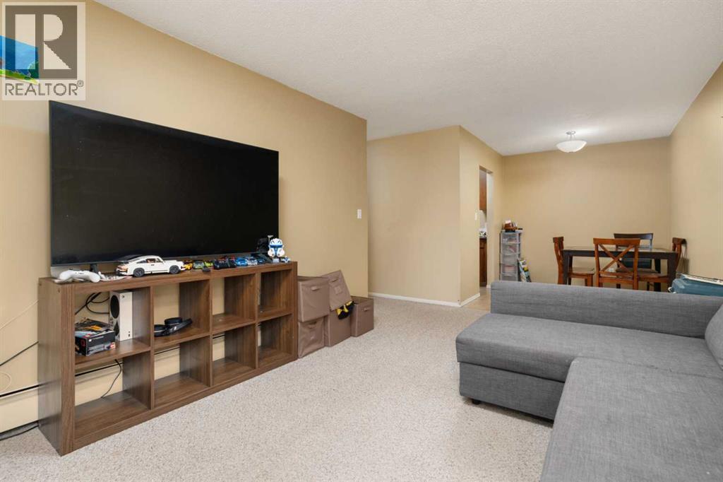 405, 5418 52 Street, Camrose, Alberta  T4V 4A6 - Photo 3 - A2288692