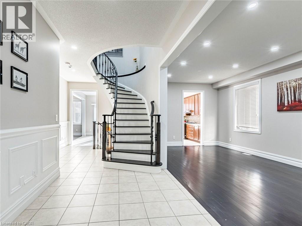 521 Bussel Crescent, Milton, Ontario  L9T 0W8 - Photo 5 - 40803390