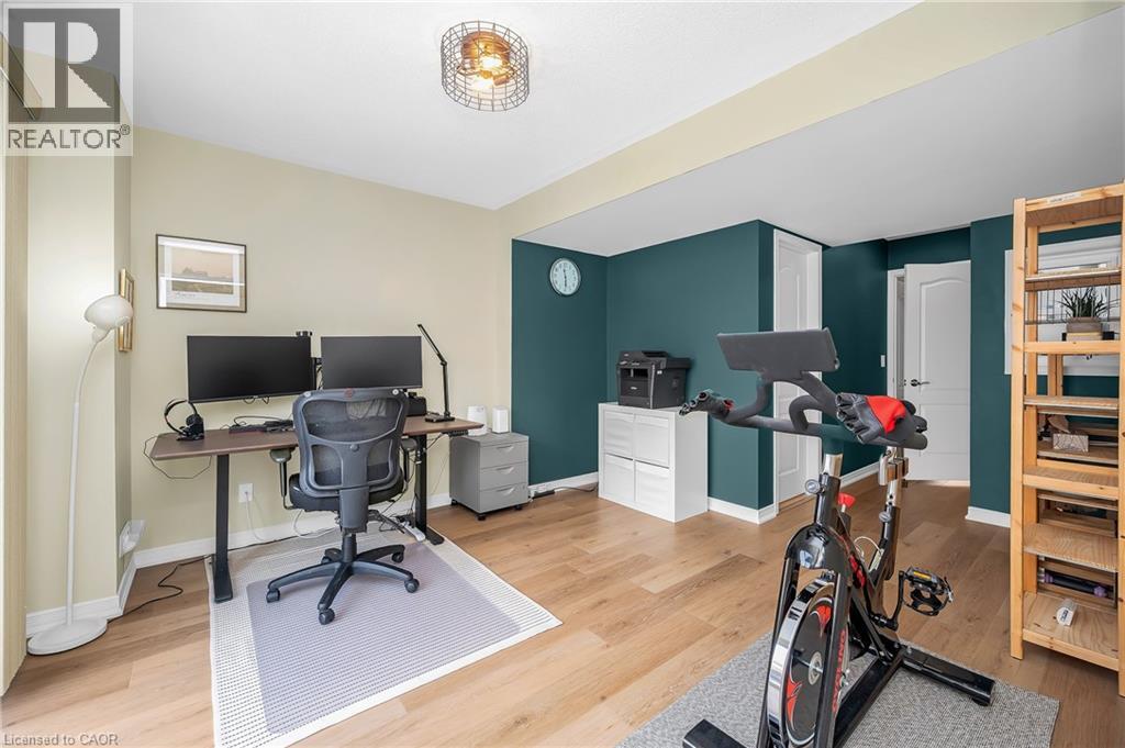 3897 Quiet Creek Drive, Mississauga, Ontario  L5M 8B5 - Photo 4 - 40805658