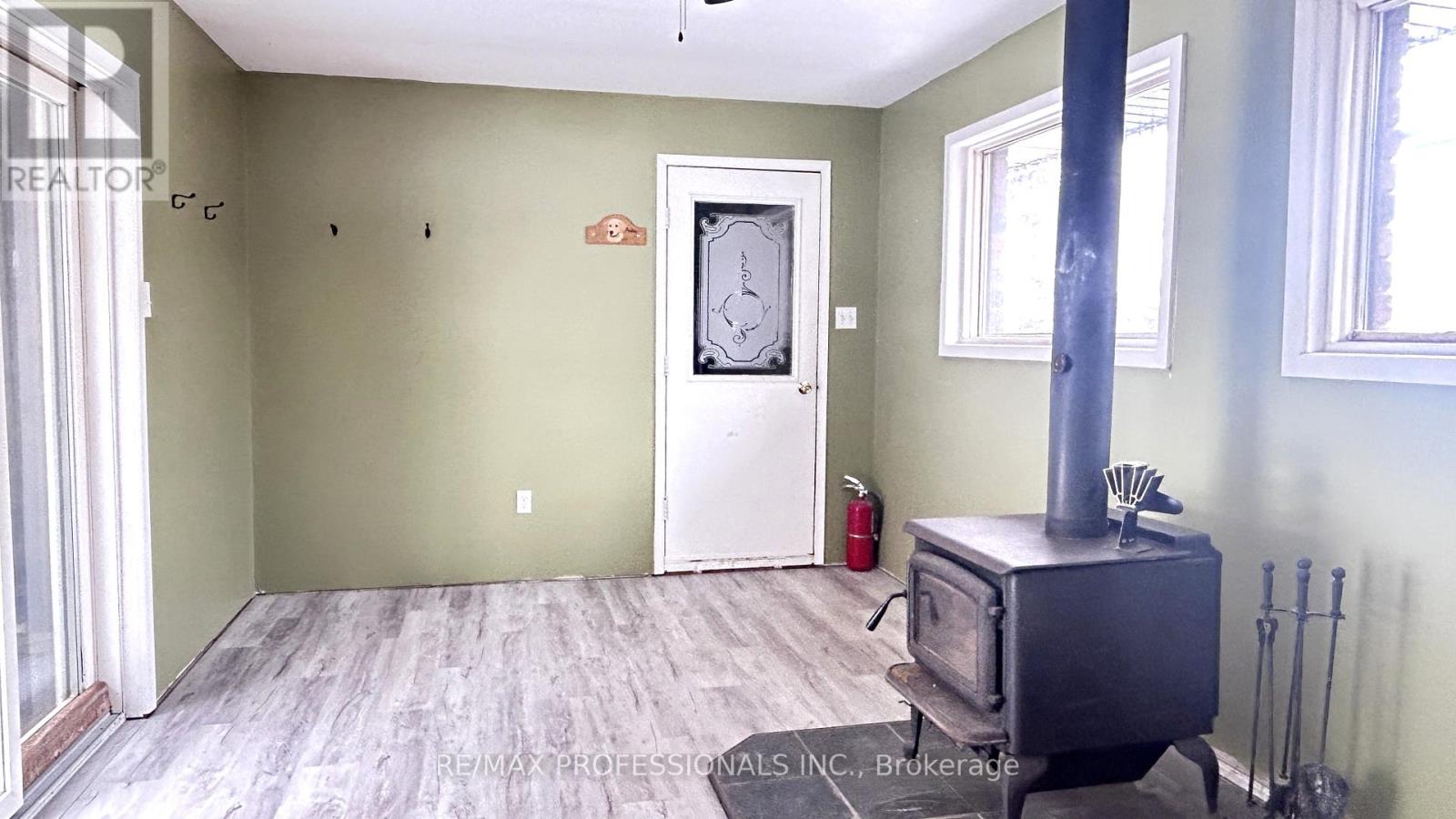 261046 18 Concession, West Grey, Ontario  N4N 3C1 - Photo 12 - X12818772