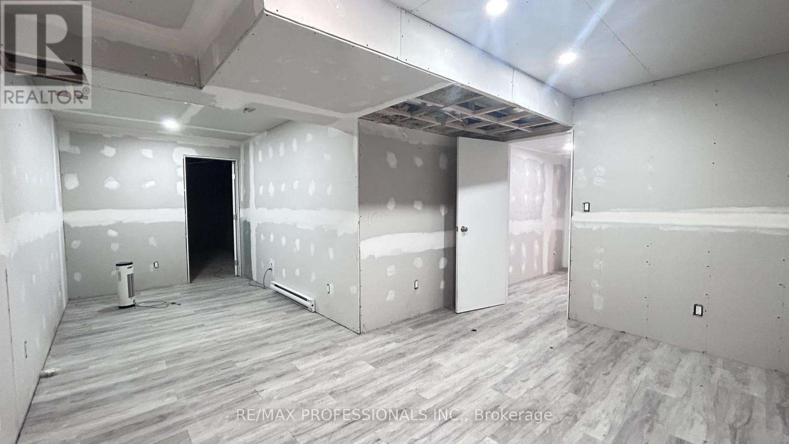 261046 18 Concession, West Grey, Ontario  N4N 3C1 - Photo 24 - X12818772