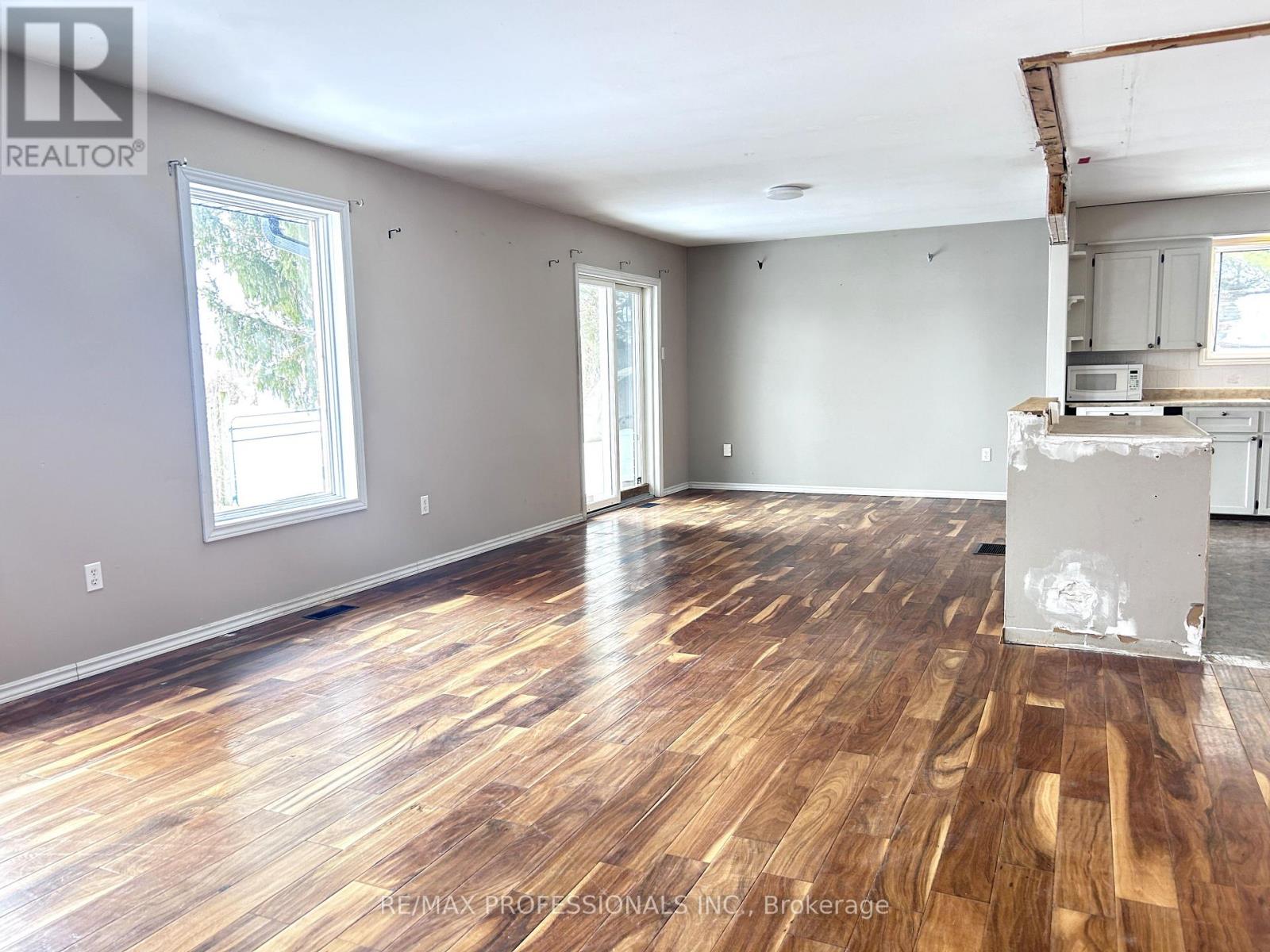 261046 18 Concession, West Grey, Ontario  N4N 3C1 - Photo 8 - X12818772