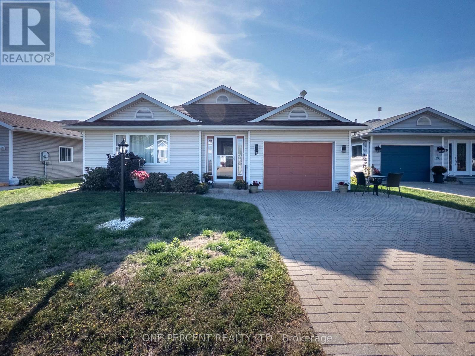 18 Monroe Court, Prince Edward County, Ontario  K0K 3L0 - Photo 2 - X12818778