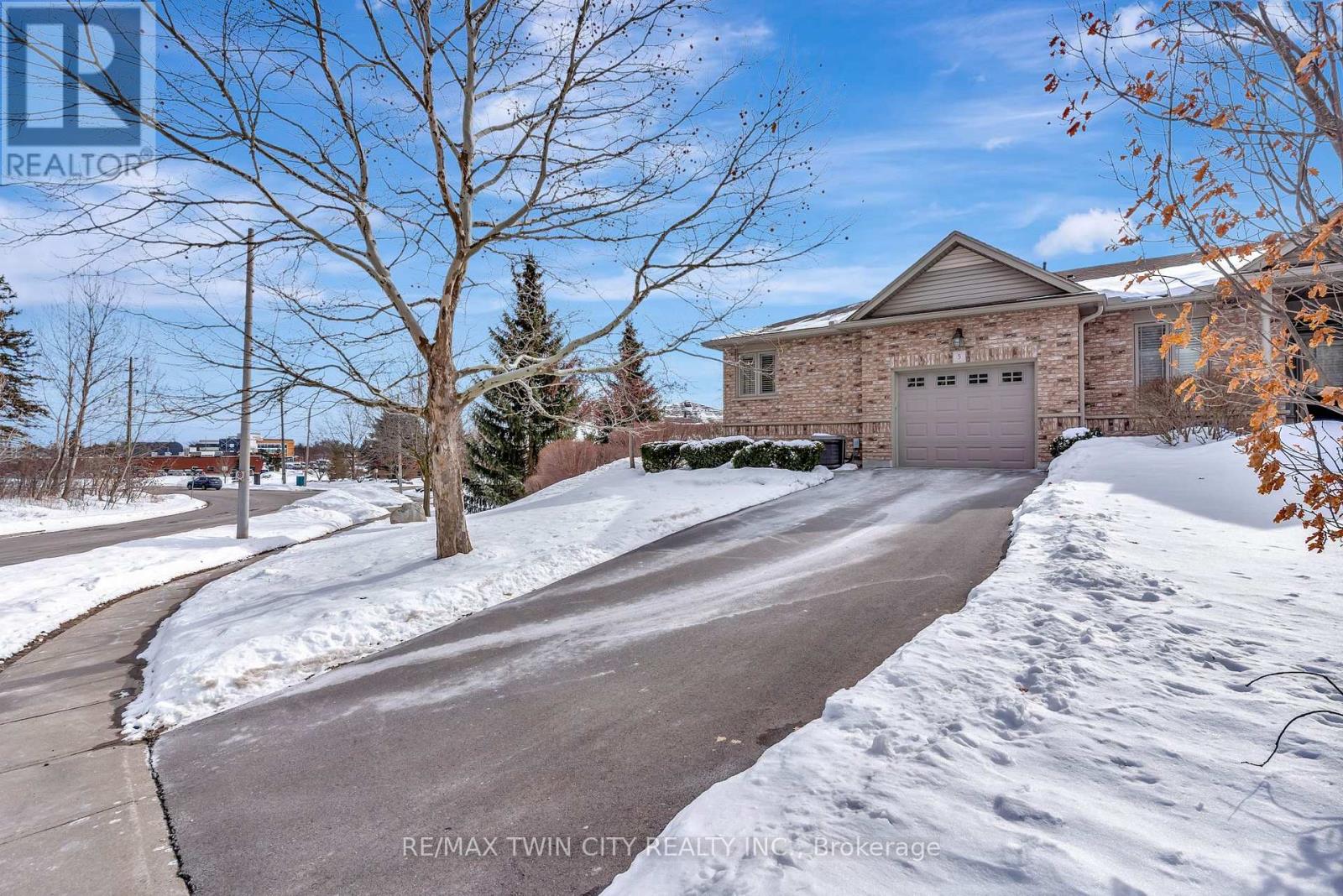 5 - 20 Isherwood Avenue, Cambridge, Ontario  N1R 8P9 - Photo 3 - X12818904