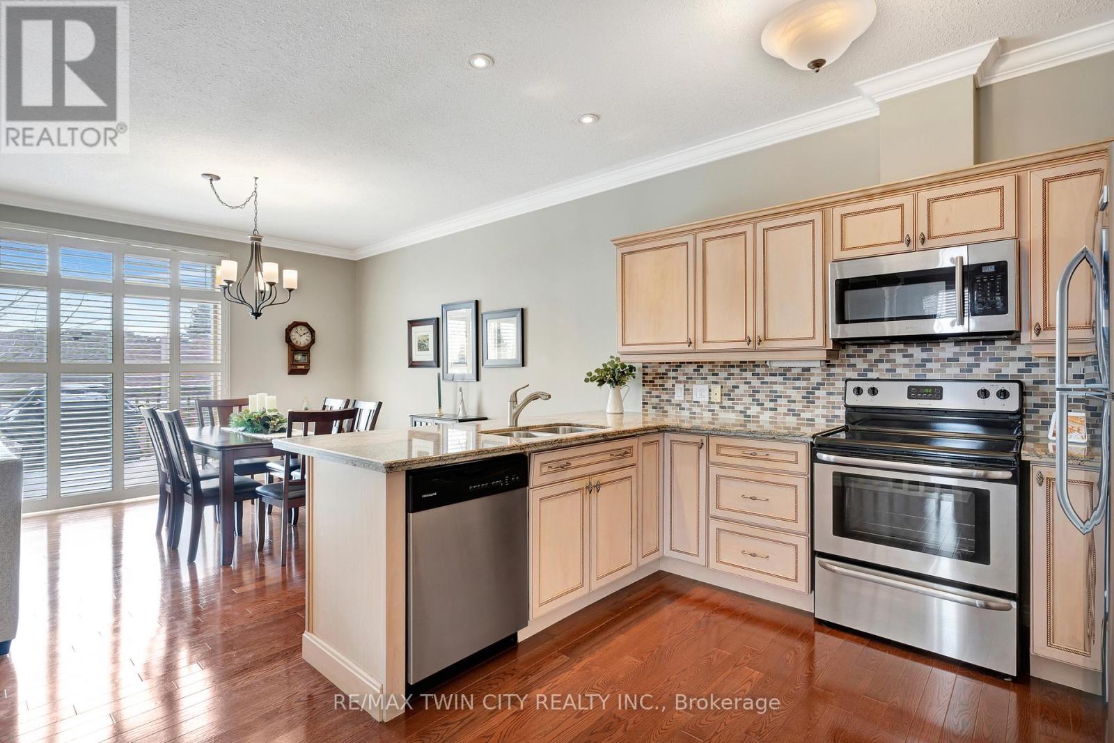 5 - 20 Isherwood Avenue, Cambridge, Ontario  N1R 8P9 - Photo 9 - X12818904