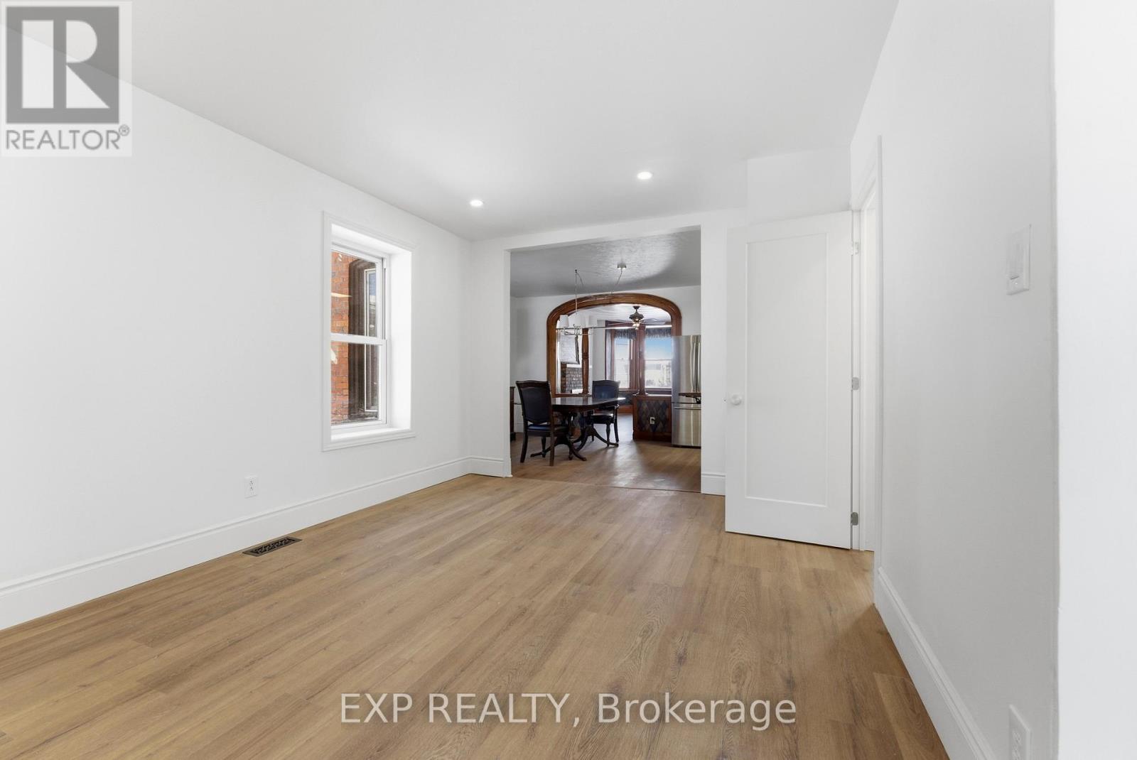 300 Charles Street, Belleville (Belleville Ward), Ontario  K8N 3M8 - Photo 12 - X12819058