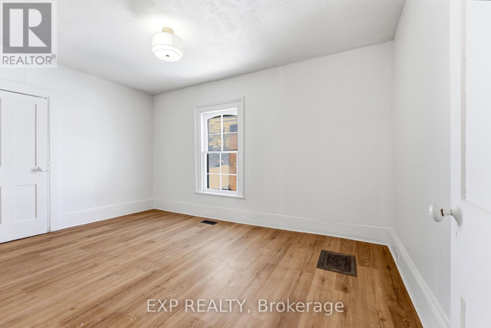 300 Charles Street, Belleville (Belleville Ward), Ontario  K8N 3M8 - Photo 22 - X12819058