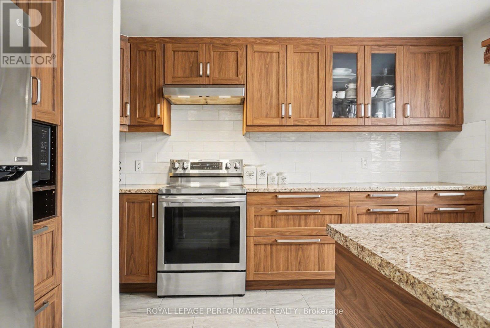 1931 Ashmont Street, Ottawa, Ontario  K1C 7B9 - Photo 10 - X12819002