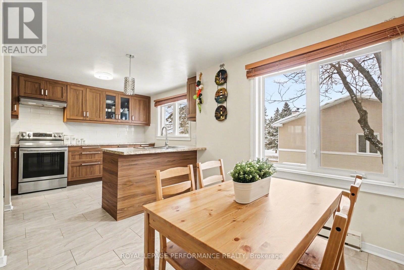 1931 Ashmont Street, Ottawa, Ontario  K1C 7B9 - Photo 11 - X12819002