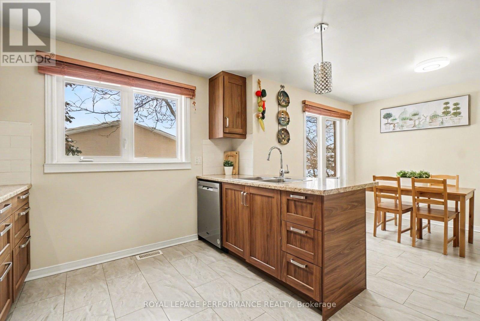 1931 Ashmont Street, Ottawa, Ontario  K1C 7B9 - Photo 13 - X12819002