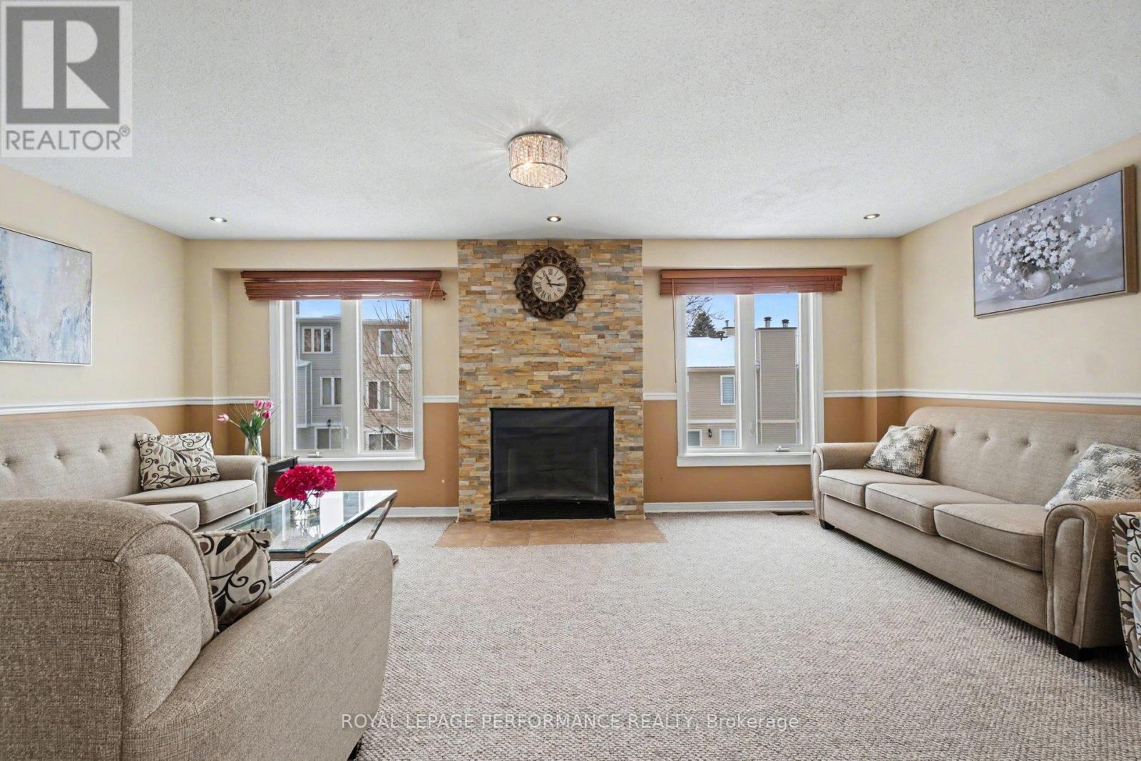 1931 Ashmont Street, Ottawa, Ontario  K1C 7B9 - Photo 3 - X12819002