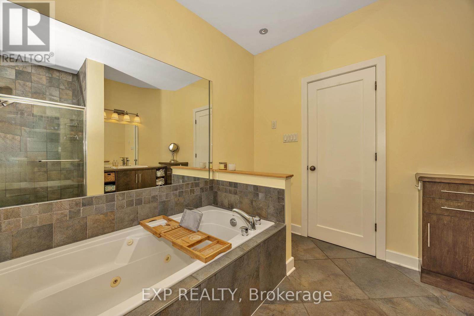 46 Marsh Sparrow Private, Ottawa, Ontario  K2K 3P2 - Photo 17 - X12819094