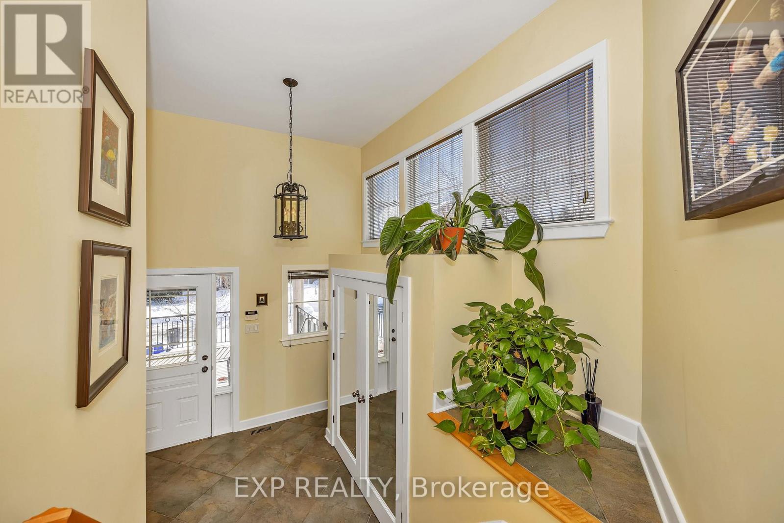 46 Marsh Sparrow Private, Ottawa, Ontario  K2K 3P2 - Photo 5 - X12819094