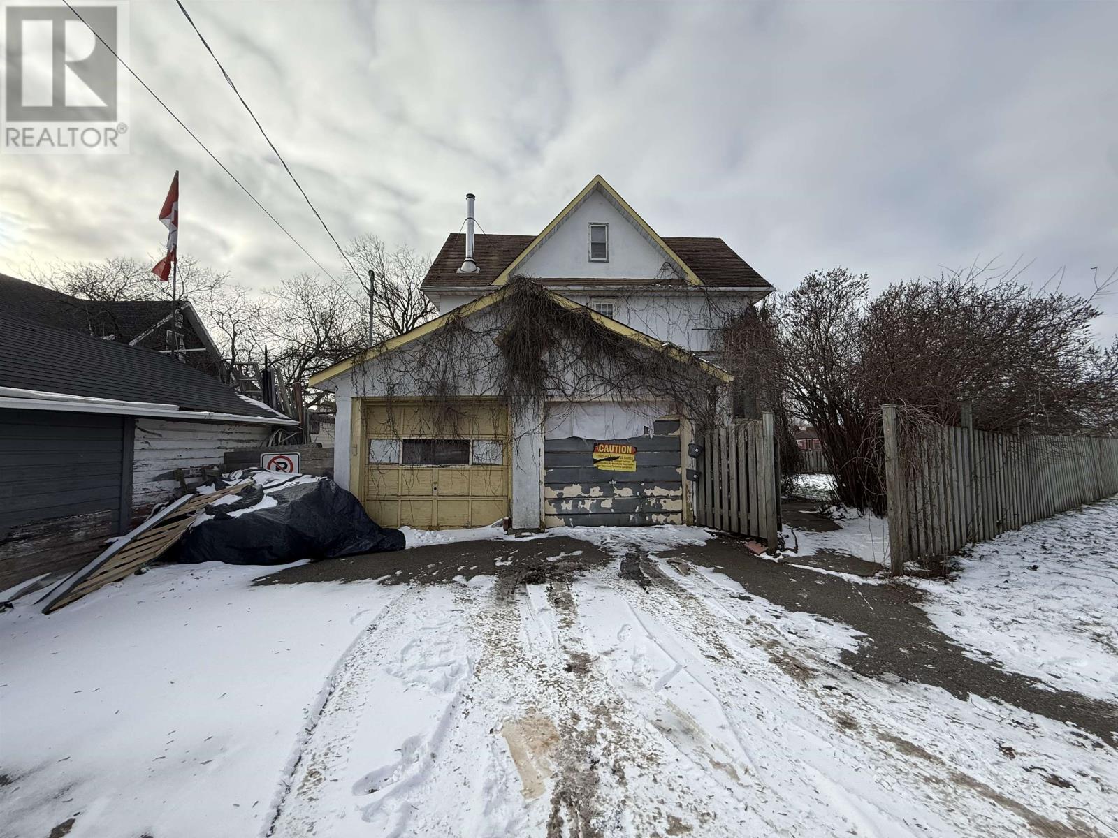 327 Robertson St, Thunder Bay, Ontario  P7C 2P1 - Photo 8 - TB253602