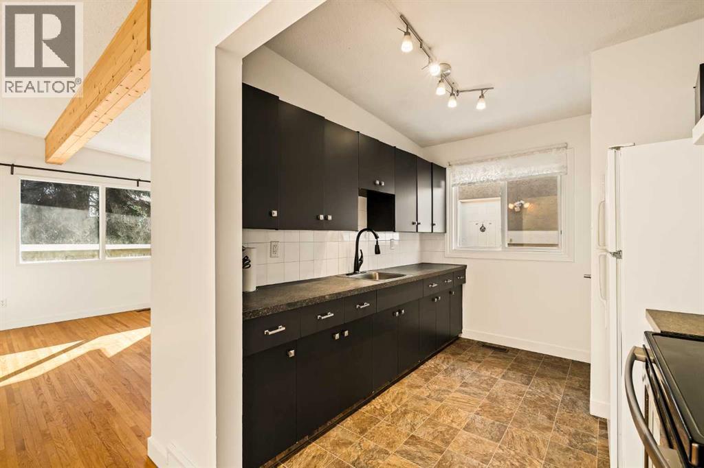 75 Galbraith Drive Sw, Calgary, Alberta  T3E 4Z5 - Photo 10 - A2270890