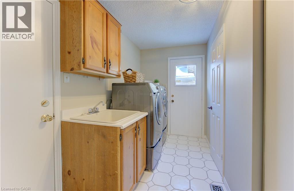 21 Sandcliffe Place, Waterloo, Ontario  N2T 1A8 - Photo 28 - 40801904