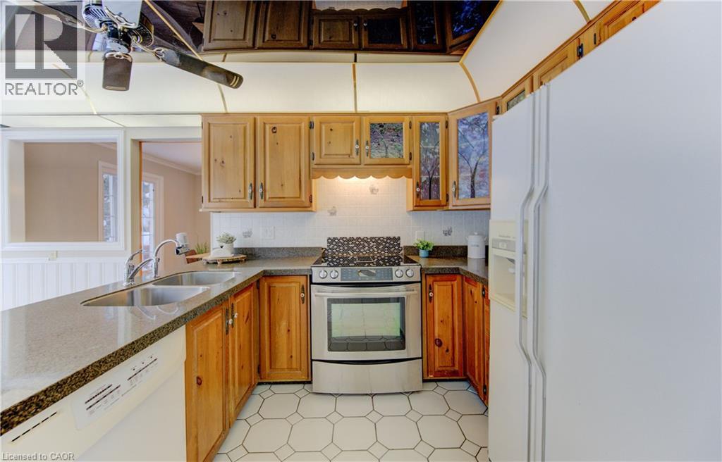 21 Sandcliffe Place, Waterloo, Ontario  N2T 1A8 - Photo 19 - 40801904
