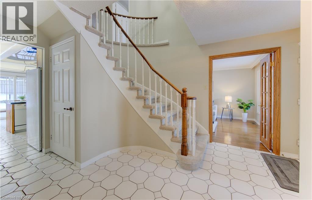 21 Sandcliffe Place, Waterloo, Ontario  N2T 1A8 - Photo 6 - 40801904