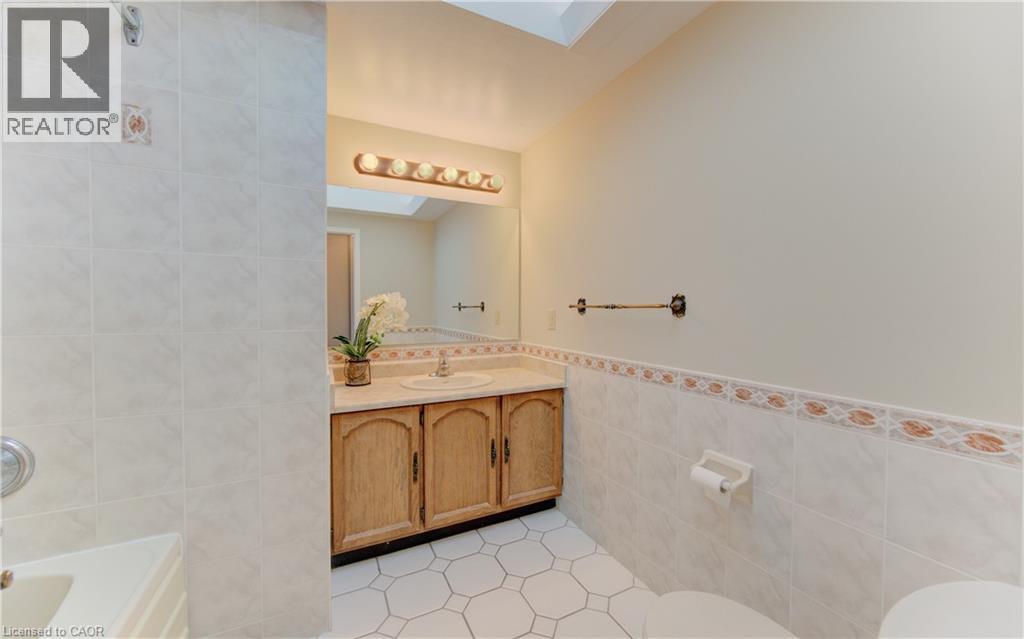 21 Sandcliffe Place, Waterloo, Ontario  N2T 1A8 - Photo 34 - 40801904